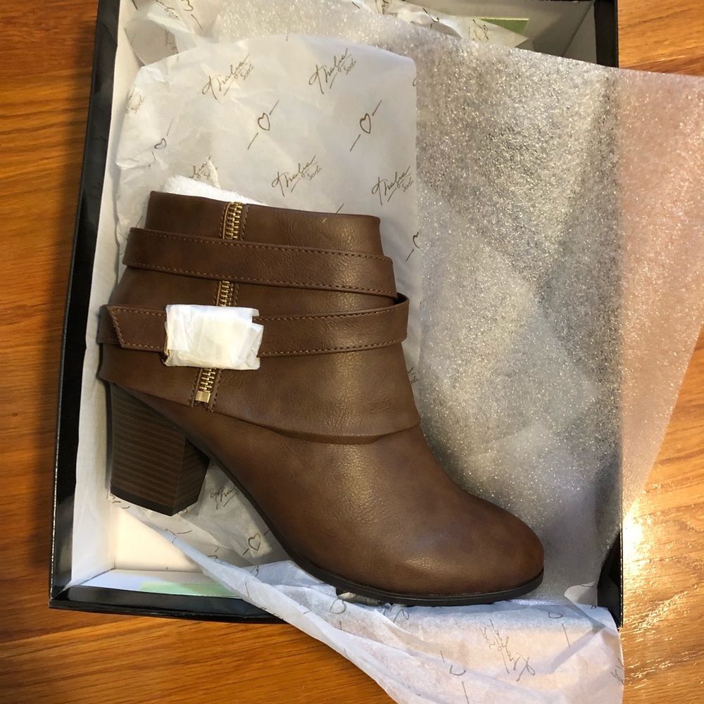Thalia Sodi Ankle Booties in Brown